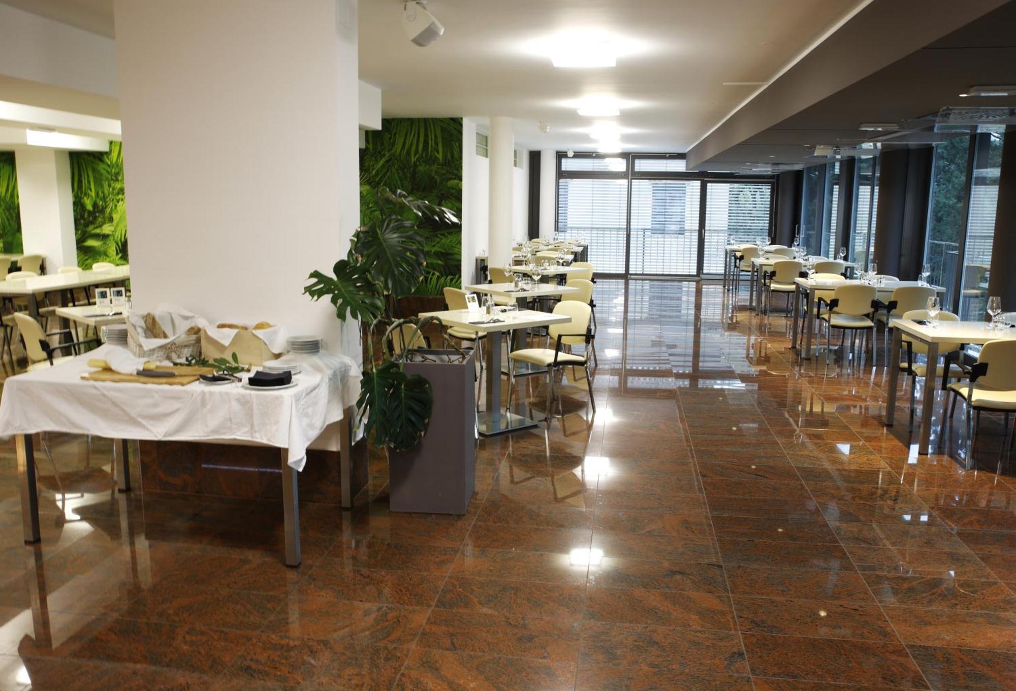 Floramare Health Resort Izola Bagian luar foto