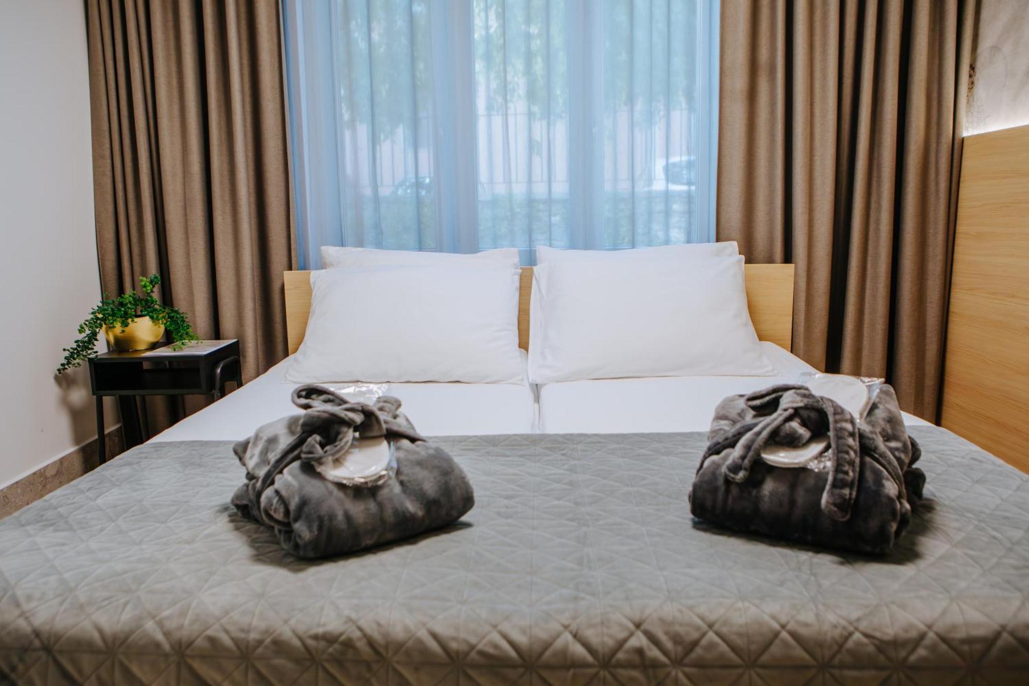 Floramare Health Resort Izola Bagian luar foto